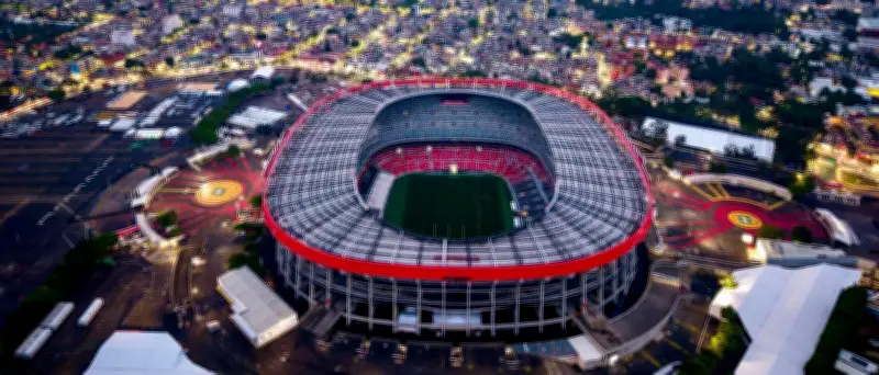 WM-Auftakt im Aztekenstadion: Zwischen Fußballromantik und sozialer Krise