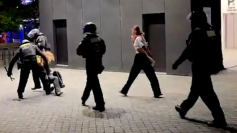 WM-Aus in Berlin: Public Viewing eskaliert – Polizei nimmt Fans fest