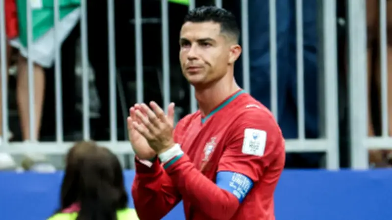 WM-Fans verhöhnen Ronaldo mit Messi-Spott nach Portugal-Blamage