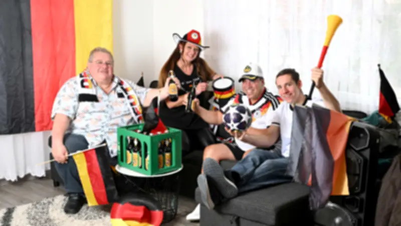 WM-Fieber in deutschen Wohnzimmern: Fans rüsten auf