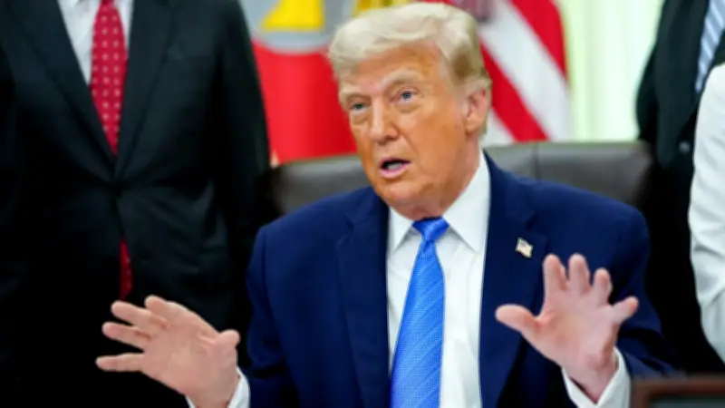 WM gestartet, Iran-Krieg nicht vorbei: Trump droht Widerstand aus eigener Partei