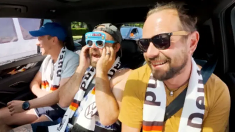 WM-Quiztaxi in Leipzig: JGA-Jungs scheitern an Eigentor-Frage