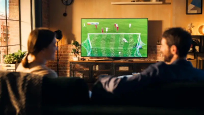 WM-Stress in der Beziehung: So vermeiden Paare Streit um Fußball