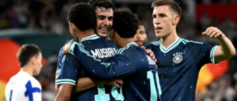 WM-Trikots: Deutschland startet in Weiß, einmal Blau