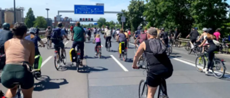 Zehntausende Radler bei ADFC-Sternfahrt in Berlin