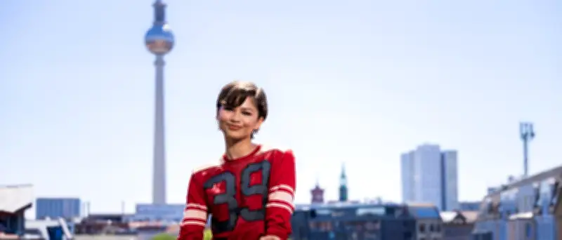 Zendaya besucht Berlin: Fan-Event, Stil und Second-Hand-Laden