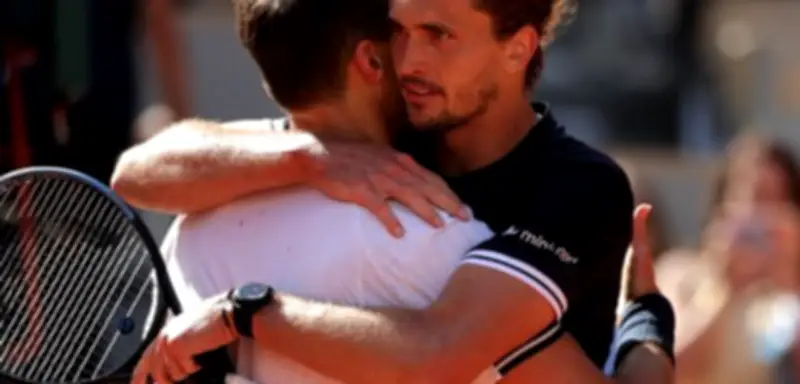 Zverev besiegt Menšík und erreicht French-Open-Finale