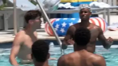 Badekappen-Fail: Englands Star sorgt für Lacher am Pool