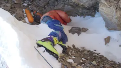 Green Boots: Leiche vom Mount Everest nach 30 Jahren geborgen