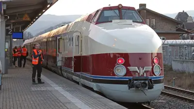 Historisches Comeback: DDR-ICE kehrt triumphierend auf die Schienen zurück