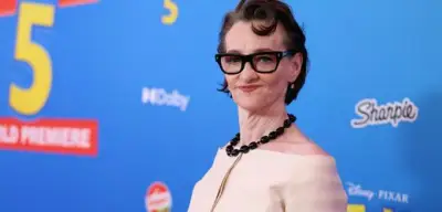 Joan Cusack feiert Comeback bei „Toy Story 5“-Premiere