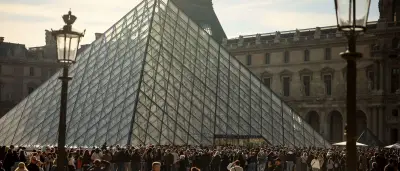 Louvre-Direktor schlägt Alarm: Museum am Ende seiner Kräfte