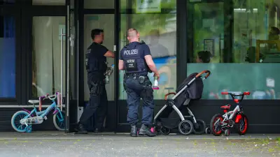 Mann mit Messer vor Kita in Erkrath niedergeschossen