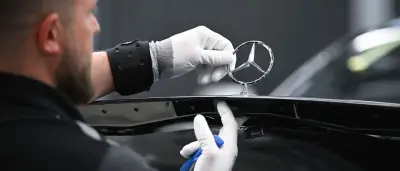 Mercedes verschiebt Sonderzahlung und denkt über längere Arbeitszeiten nach
