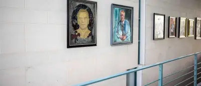 Merkel-Porträt: Enthüllung im Bode-Museum – „Da häng ich dann eben“