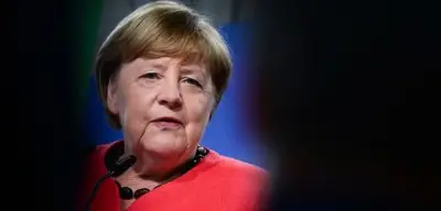 Merkel-Porträt kommt in Kanzleramt: „Da häng ich dann eben“
