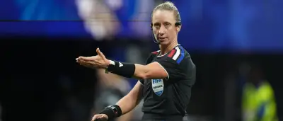 Tori Penso: Schiedsrichterin schreibt bei WM Geschichte und inspiriert Töchter