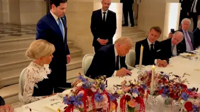 Trump unterzeichnet historischen Iran-Deal in Versailles
