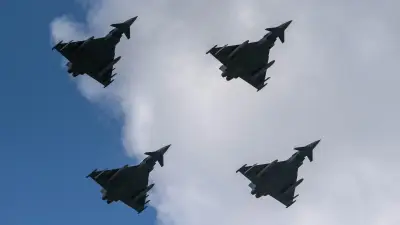 US- und deutsche Kampfjets fliegen über Berlin am Dienstagabend