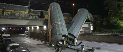 Zwei Güterzug-Waggons stürzen in München von Brücke – Person lebensgefährlich verletzt