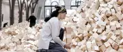 400.000 Holzklötze im Hamburger Bahnhof: Kinder bauen ohne Regeln
