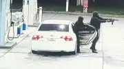 80 Schüsse auf falsches Opfer: Unschuldige Frau an Tankstelle getötet