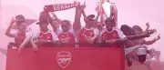 Arsenal feiert Meisterschaft mit Parade durch London