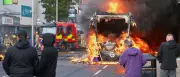 Ausländerfeindliche Proteste in Belfast: Fahrzeuge und Häuser in Brand gesetzt