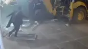 Bagger-Diebe auf Tobago scheitern spektakulär am Geldautomaten
