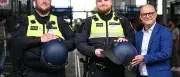Bahn testet Schutzhelme für Sicherheitskräfte in Berlin