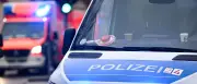 Berlin: Fußgänger läuft bei Rot auf Straße – Lebensgefahr