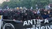 Berliner Verfassungsschutz: Immer mehr Jugendliche werden von Extremisten radikalisiert