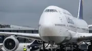 Boeing 787 in Frankfurt: Bugfahrwerk klappt ein – mehrere Verletzte