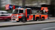 Brand in Remscheid: Schwerverletzte Person aus Mehrfamilienhaus gerettet