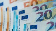 Brandenburg: Beamte bekommen mehr Geld und arbeiten länger