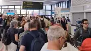 Chaos auf den Azoren: 17.000 Urlauber am Flughafen Ponta Delgada gestrandet