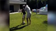 Cristiano Ronaldo gibt Sohn Mateo Fußball-Unterricht im Familien-Training
