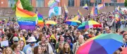 CSD in Eberswalde mit rechtem Gegenprotest unter Polizeischutz