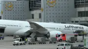 Dreamliner-Fahrwerk am Frankfurter Flughafen eingeknickt – Verletzte