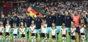 Fifa lässt bei WM alle 26 Spieler zur Hymne aufs Feld