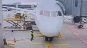 Flughafen Frankfurt: Fahrwerk von neuer Boeing bricht am Gate zusammen