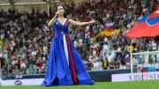Herthas mutigste Spielerfrau: Lujza Pekarikova singt Nationalhymne live vor 10.000 Fans