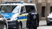 Homophobe Attacke in Bayern: Mutter und Bruder greifen Sohn mit Schere und Bratpfanne an