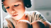 Introvertierte Kinder: Warum „Such dir mehr Freunde“ oft falsch ist