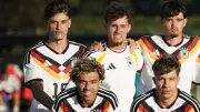 Irre Trikotpanne: HSV-Stürmer Otto Stange vor EM-Spiel ohne Jersey