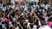 Jugendprotest in Indien: Kakerlakenpartei fordert Rücktritt des Bildungsministers