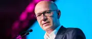Kai Wegner als CDU-Spitzenkandidat gewählt: Bruder von Ulrich Wickert stört Parteitag