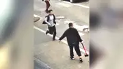 Köln: Axt-Mann jagt Unfallopfer – Polizei fahndet mit Fotos