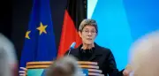 Kramp-Karrenbauer warnt vor Minderheitsregierung und AfD-Koalition