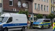 Lebensgefährliche Verletzungen in Hammer Café: Zwei Männer niedergestochen und beschossen